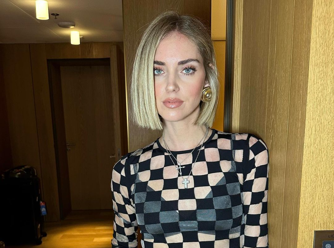 Chiara Ferragni si unisce al comitato consultivo della Camera Moda,  portando il suo stile unico nella moda. 