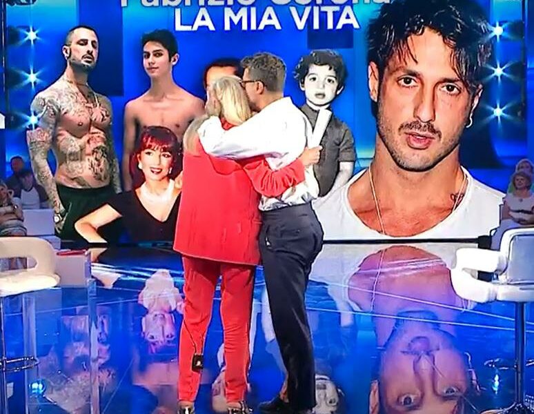 Corona protagonista a Domenica In: il numero 1 della tv lo contatta. Mara Venier sconvolta. Scopri chi è.