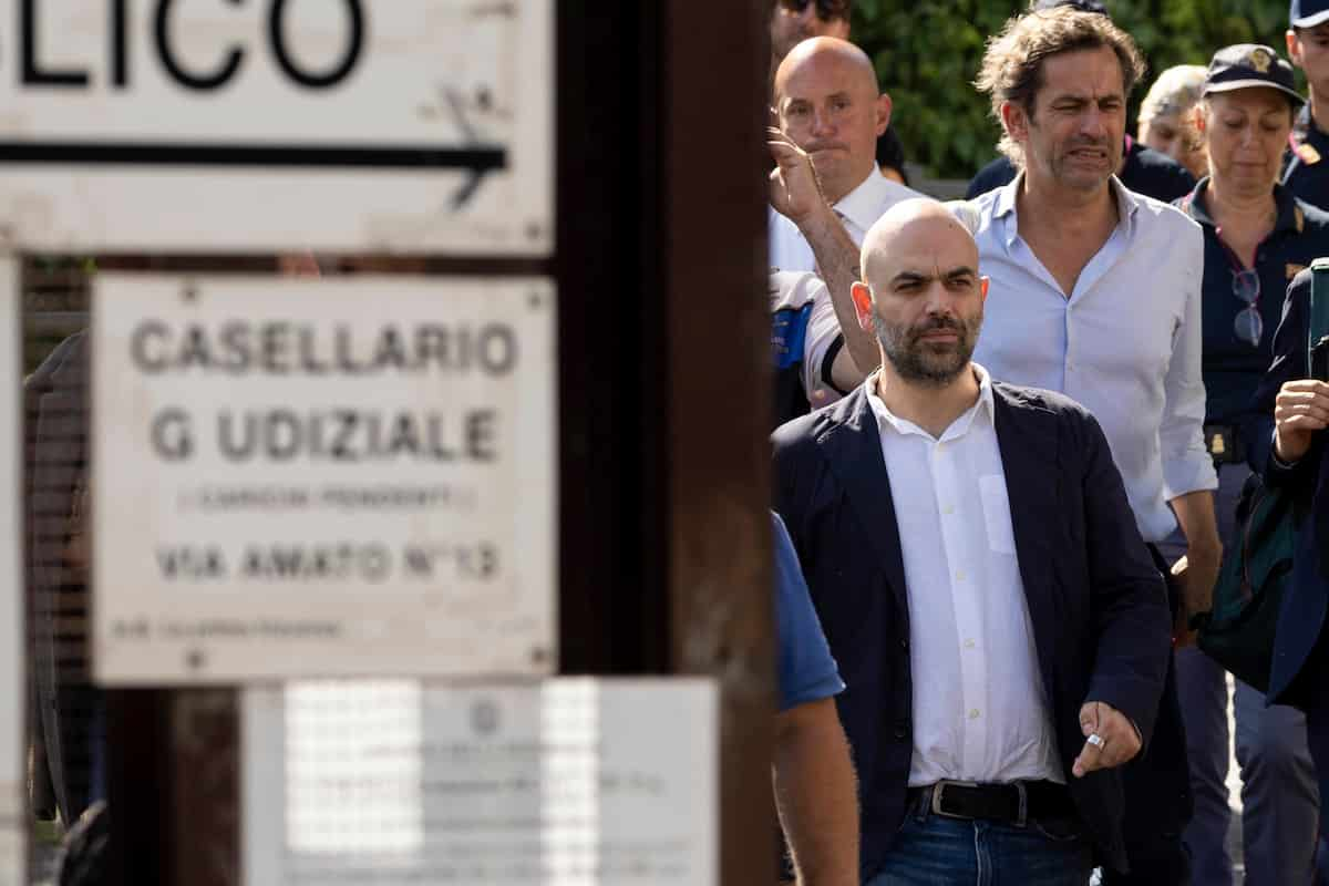 Roberto Saviano multato 1000 euro per insulto a Giorgia Meloni -  tendenzediviaggio