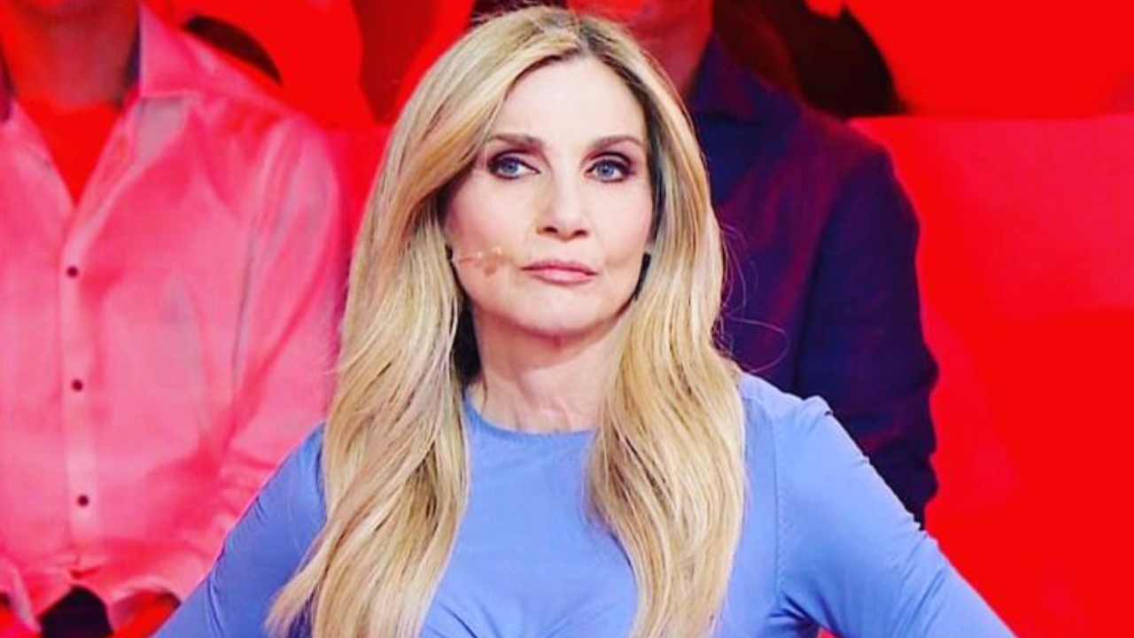 Lorella Cuccarini fatta fuori dal celebre programma Mediaset: l’annuncio ufficiale