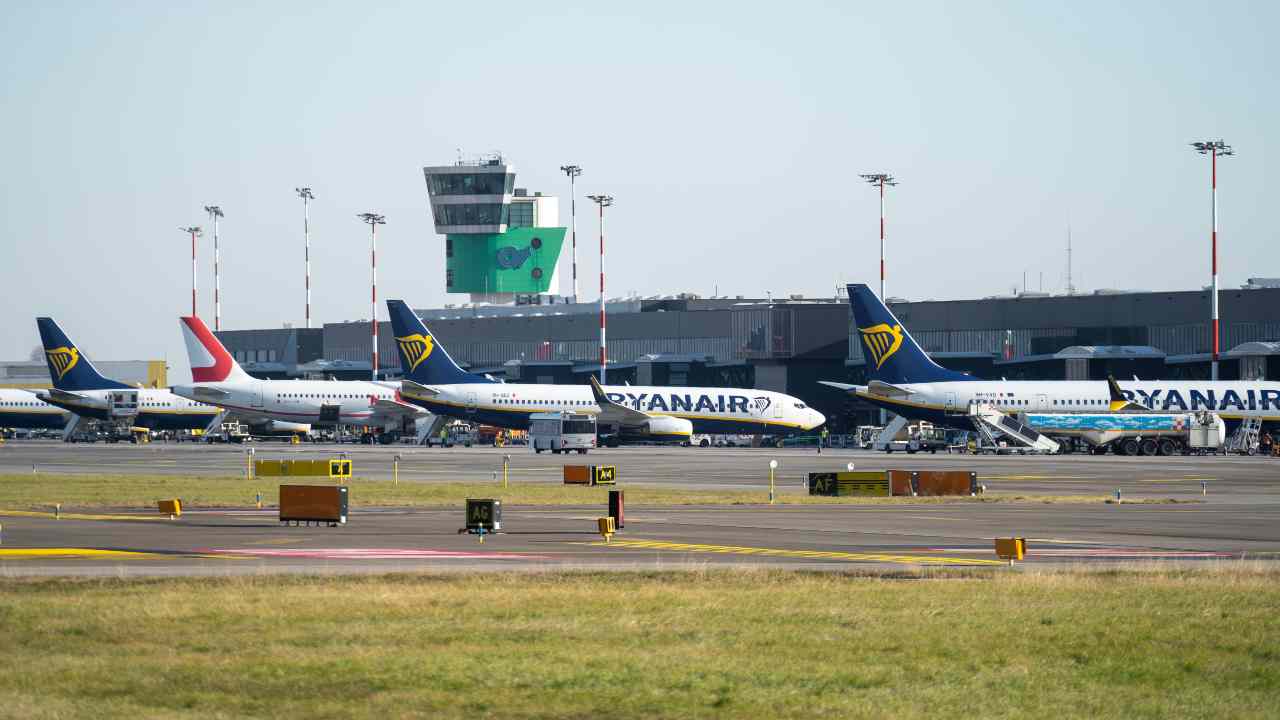 Occhio prima di partire: in questi aeroporti meglio non avvicinarsi adesso | Il motivo è sconvolgente