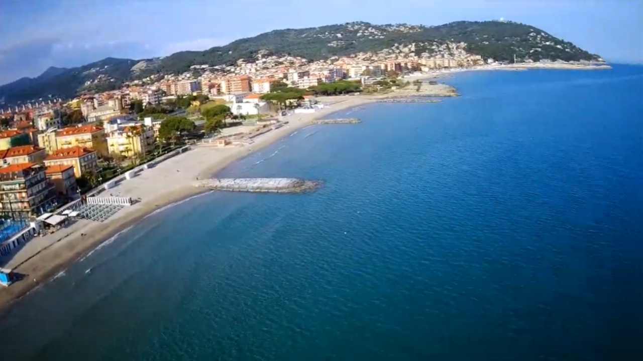 Andora, la spiaggia che nessuno conosce | Si trova in Italia ed è tra le più belle al mondo