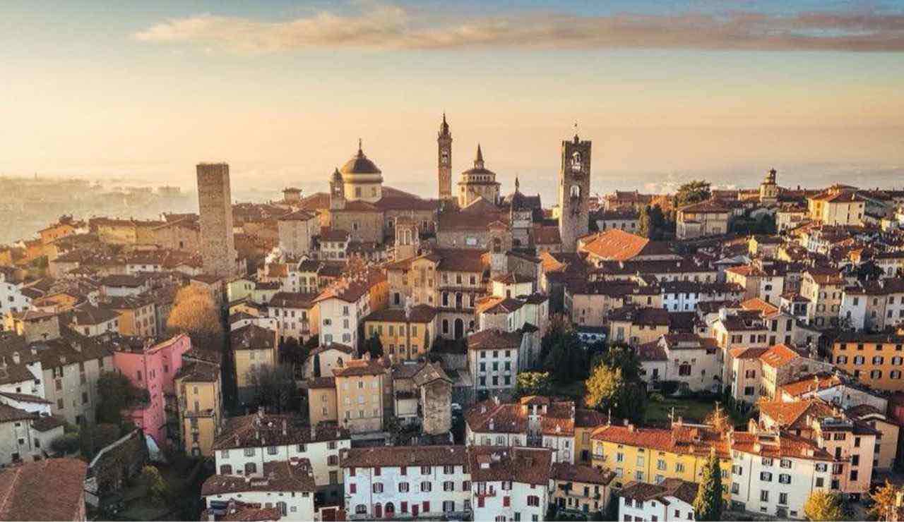 5 gite da fare ad agosto a Bergamo: non c’è il mare ma troverai un paradiso celestiale | Il quarto percorso vi stupirà