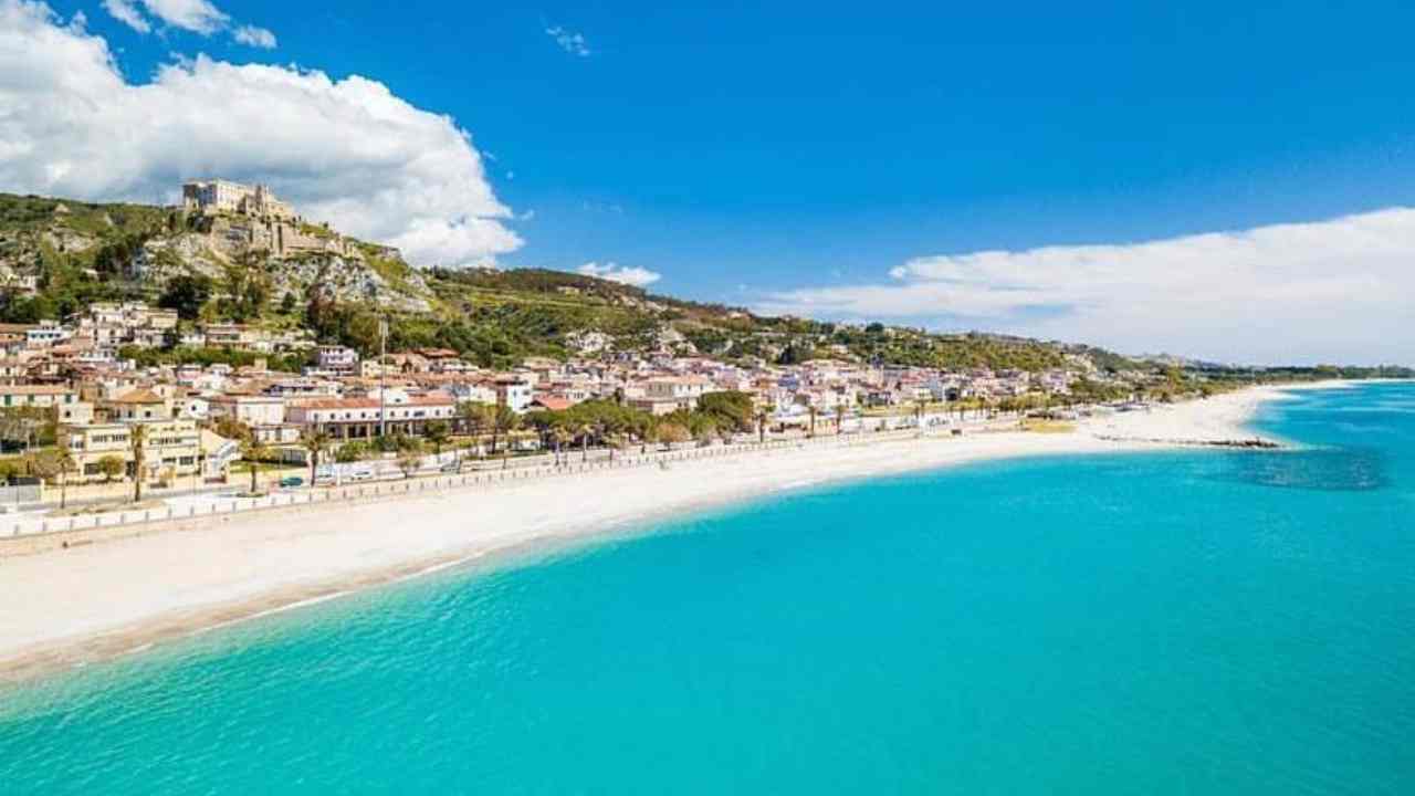 ‘Ad agosto voglio il relax, il mare e la montagna’, non serve il genio della lampada | La soluzione si trova in Calabria