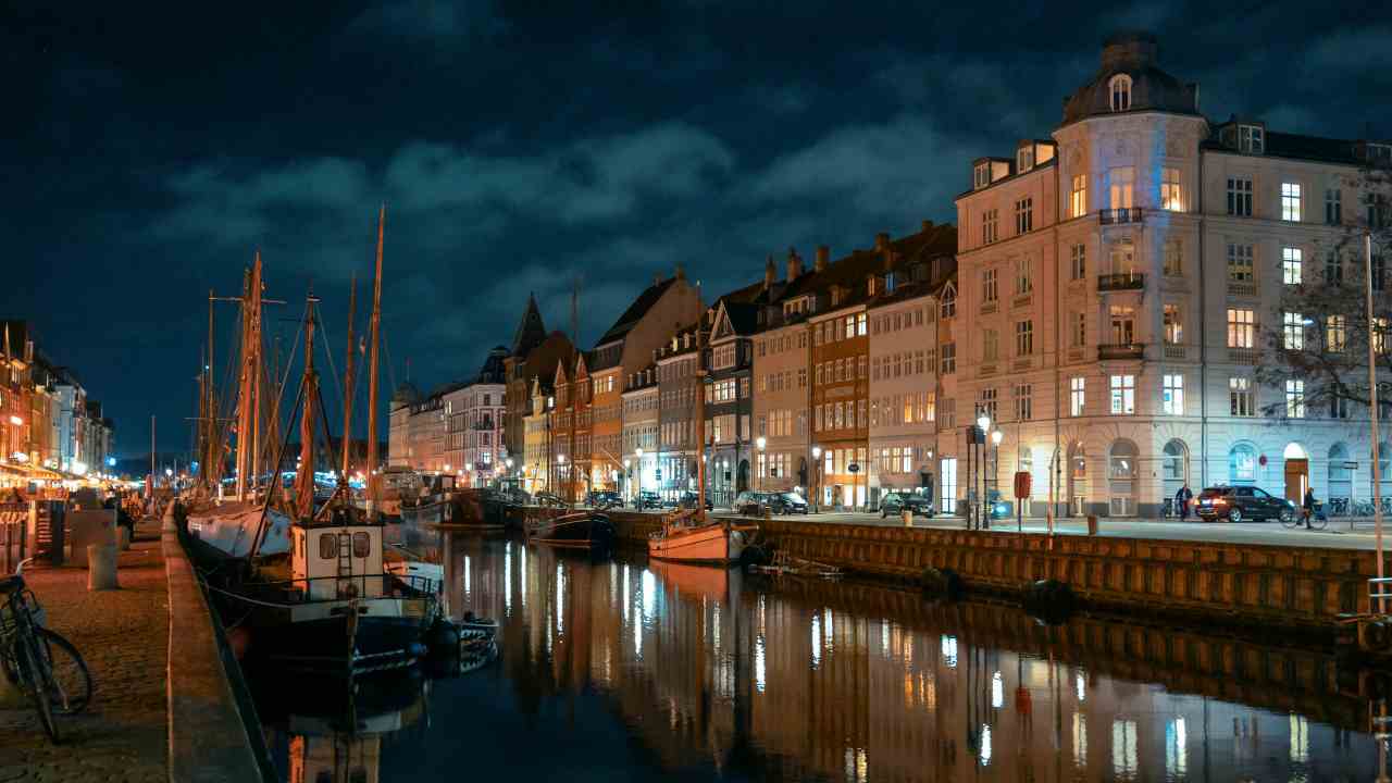 Weekend a Copenaghen, prima di preparare i bagagli procurarti questa brochure | Sarà il viaggio più bello della tua vita