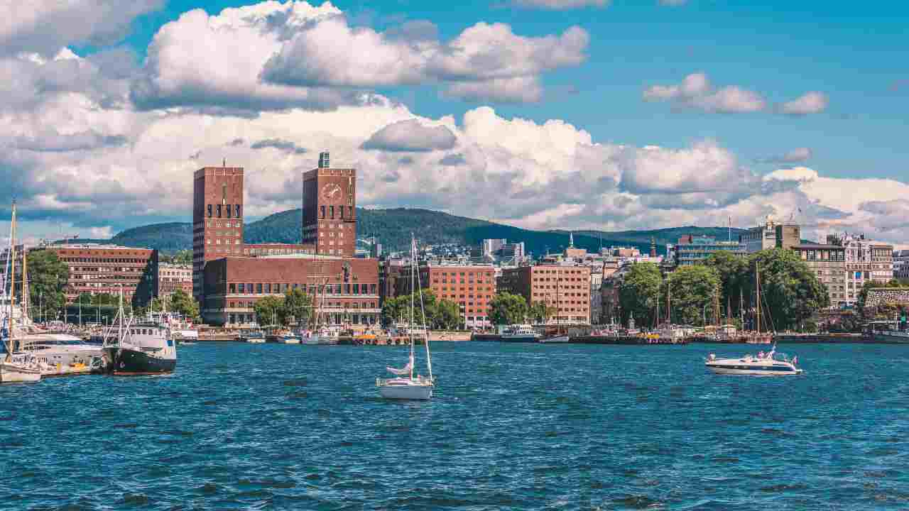 Oslo a Luglio, solo qui vivrai esperienze in stile Luna Park | Con pochi spicci ti ‘aggiudichi’ anche il kayak