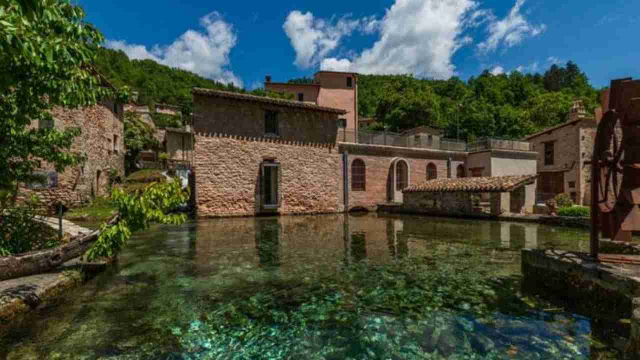 piccolo paesino in Italia