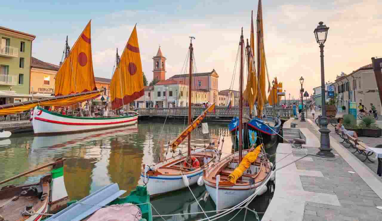 Tra Cervia e Cesenatico puoi goderti il vero paradiso terrestre | Fai colazione in acqua con le spose dei marinai