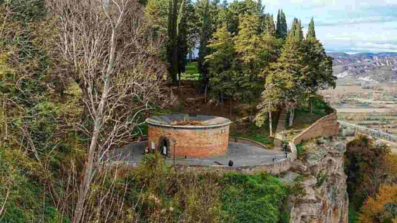 ‘Vieni che ti porto al Pozzo Magico’: si trova a pochi km da Perugia | Qui i desideri si avverano sul serio