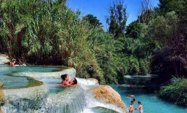 Le 10 migliori piscine termali naturali del mondo: scopri quali sono