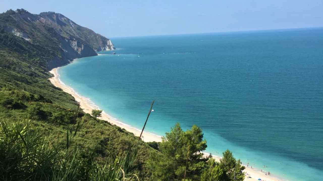 Spiaggia di Mezzavalle - Tendenzediviaggio.it