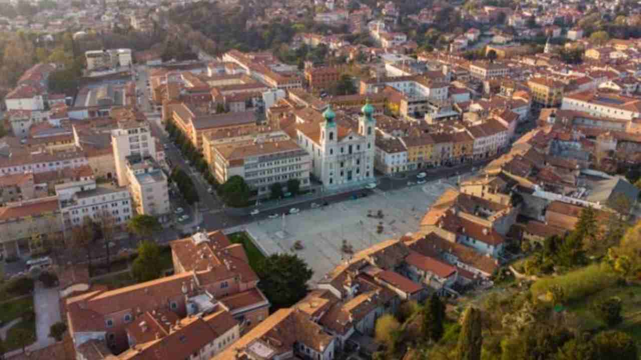 Altro che Roma e Milano, se hai meno di 40 anni devi trasferirti qui: trovi il lavoro e l’amore all’istante