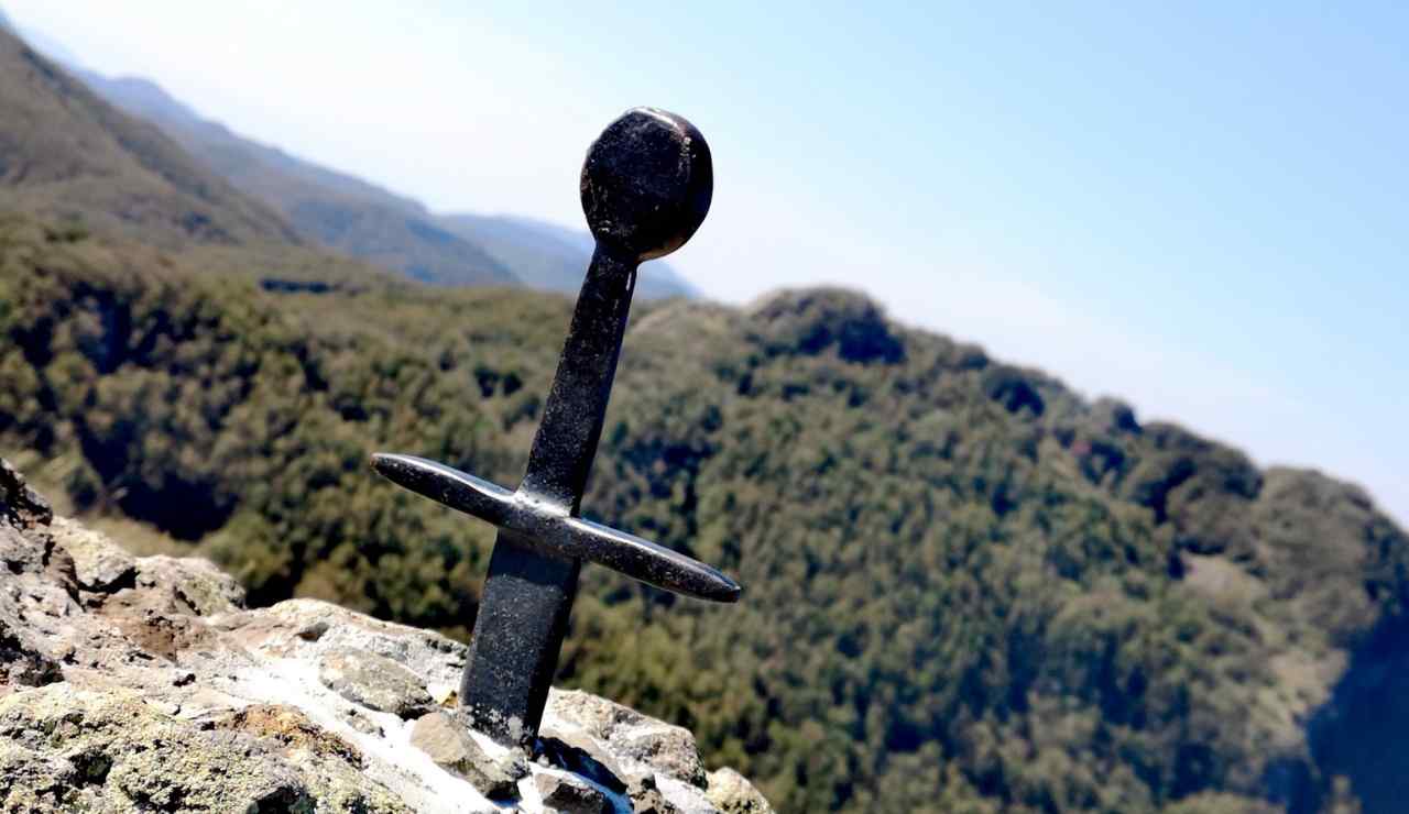 Spada nella roccia in Liguria - Tendenzediviaggio.it (Fonte foto Passeggiare inliguria.it)